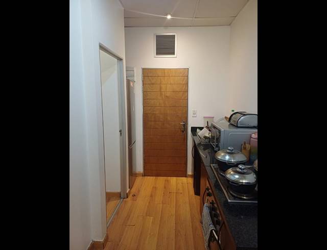 2 BEDROOM APARTMENT FOR SALE IN JOHANNESBURG CENTRAL